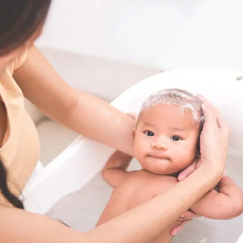 How to Bathe A Newborn Step By Step - Thrifty Brittany