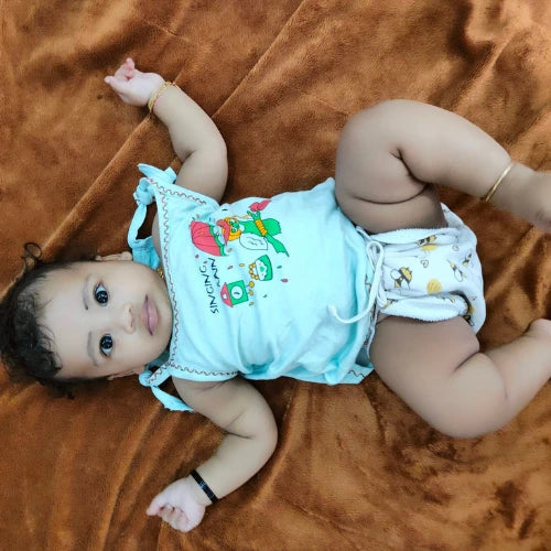 सुपरबॉटम्स यूएनओ vs ड्राई फील लैंगोट